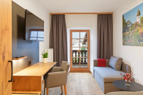 Einzelzimmer Dusche/WC, TV, Schlafcouch und Balkon mit Bergblick (18 qm)