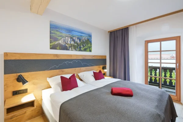 Doppelzimmer Dusche/WC, TV und Balkon mit Bergblick (15 qm)