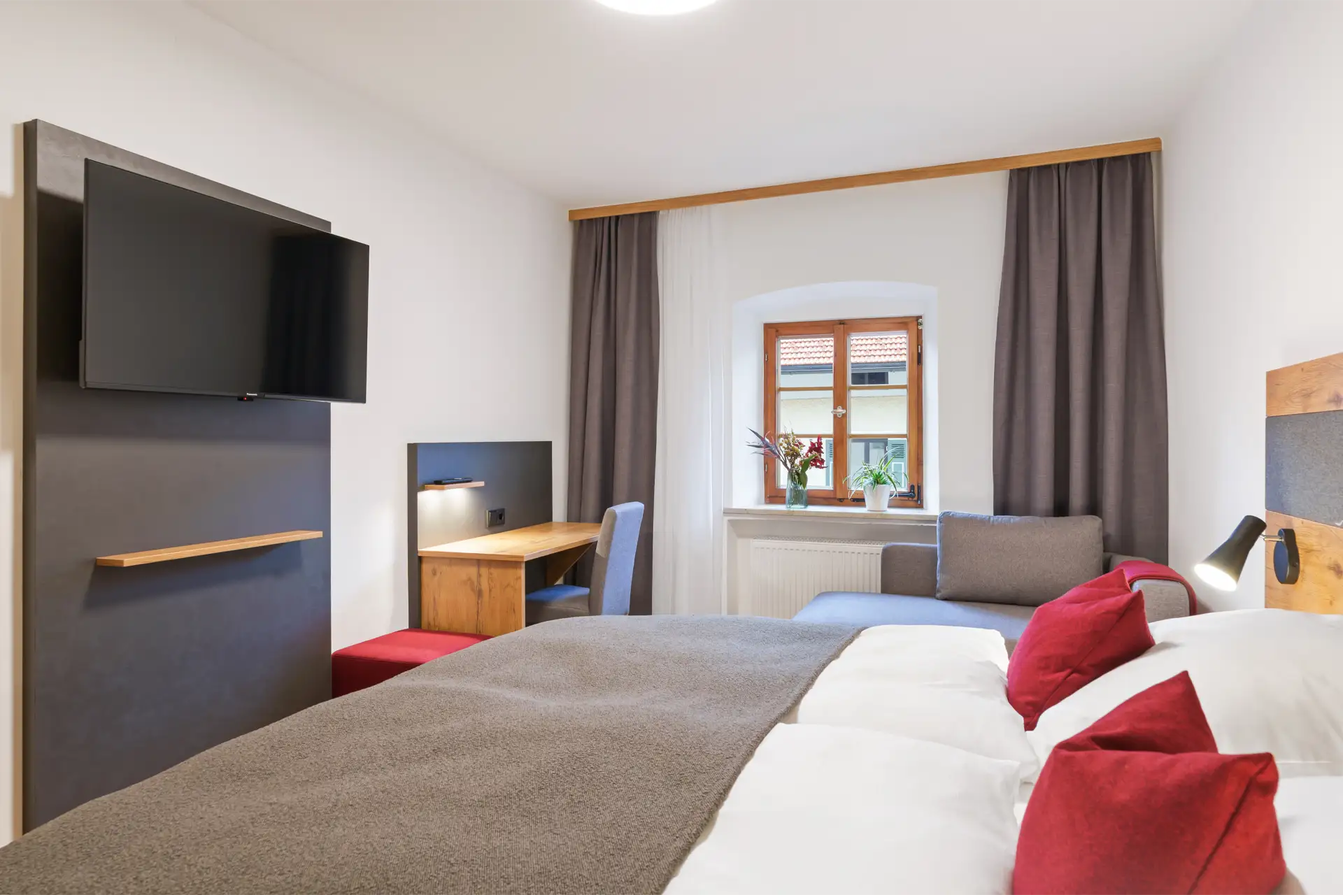 Doppelzimmer Nr. 7 Dusche/WC, TV, Schlafcouch (18 qm)